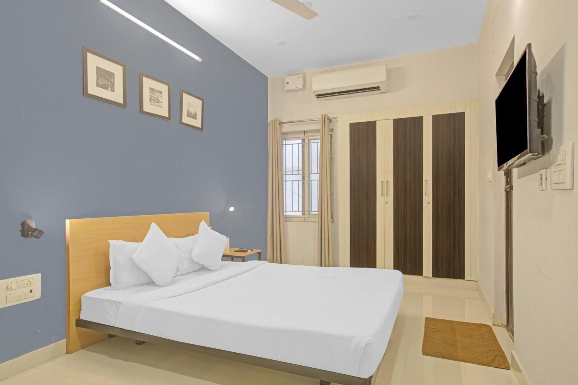 Collection O Silver Key Executive Hotel